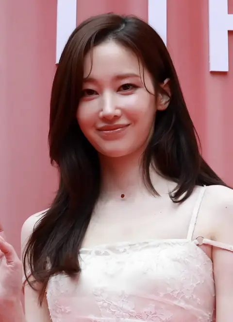 Jeon Jong-seo in May 2025.png