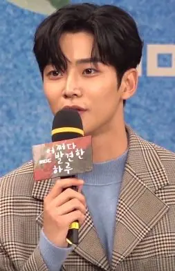 191002 로운.jpg