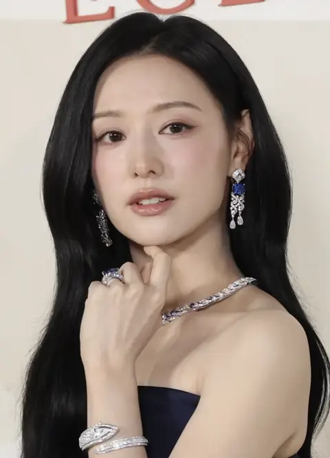Kim Ji-won for Bvlgari in May 2026.png