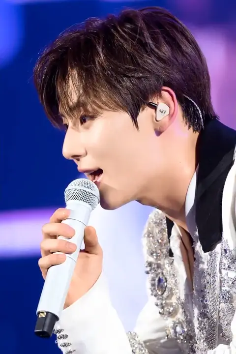 뉴이스트(NU'EST) 민현(MINHYUN) 디스패치HD 12.png