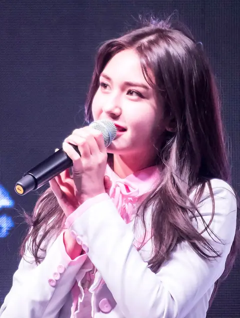 161219 불빛거리 출정식 아이오아이 직찍 업로드 (8).jpg