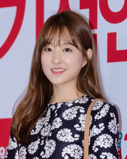 160511 Park Bo-young.jpg
