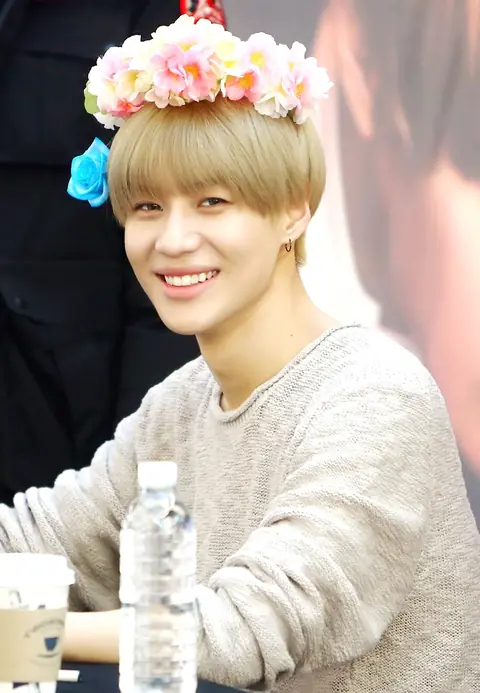 Taemin at a fansign at IFC Mall in February 2016 05.jpg