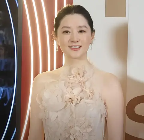 Lee Young-ae at the 17th Asian Film Awards in Hong Kong on March 10, 2024.jpg