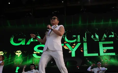 Psy (8541729242).jpg