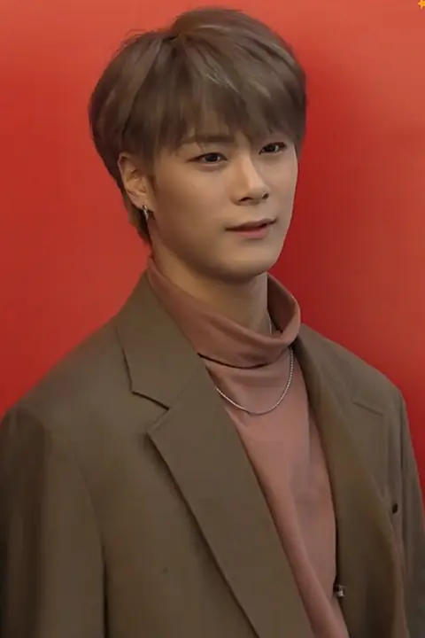 2019 SS 서울패션위크 - Moon Bin 04.png