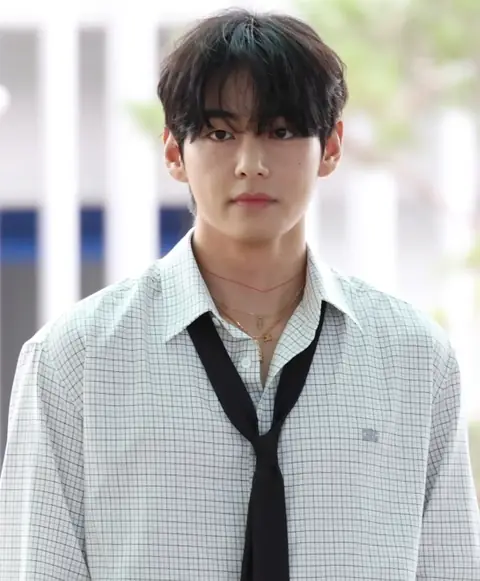 BTS's V 20251004 04.jpg