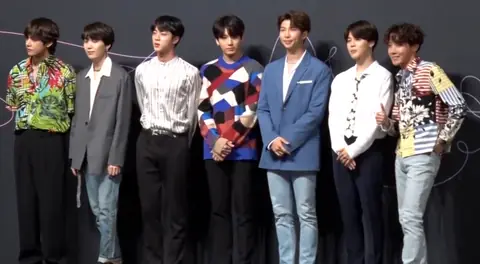 180524 BTS at a press conference for Love Yourself Tear (3).png