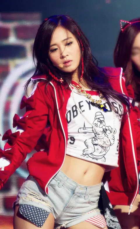 Yuri at KBS Hope Concert 2013 01.jpg